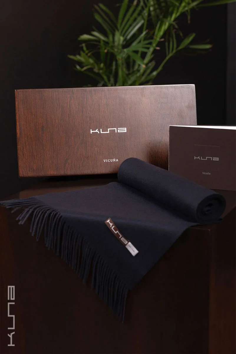 Basel 100% Vicuña Scarf - Image 18