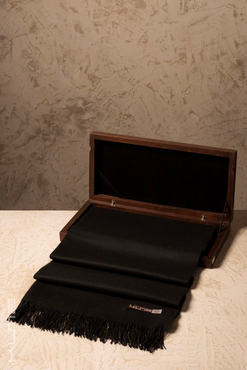 Basel 100% Vicuña Scarf - Image 6
