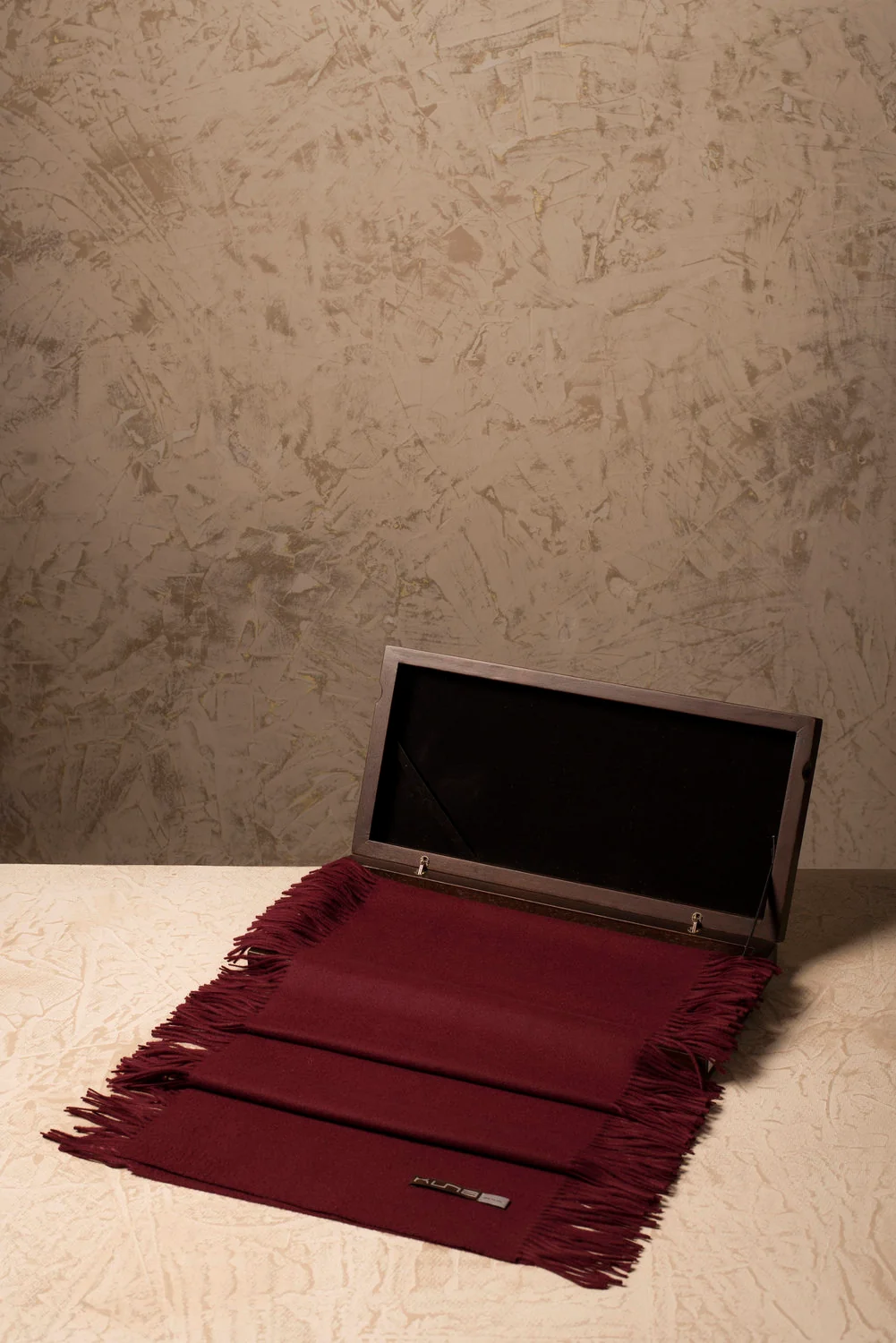 100% Vicuña Scarf - Horizontal Fringes - Image 10