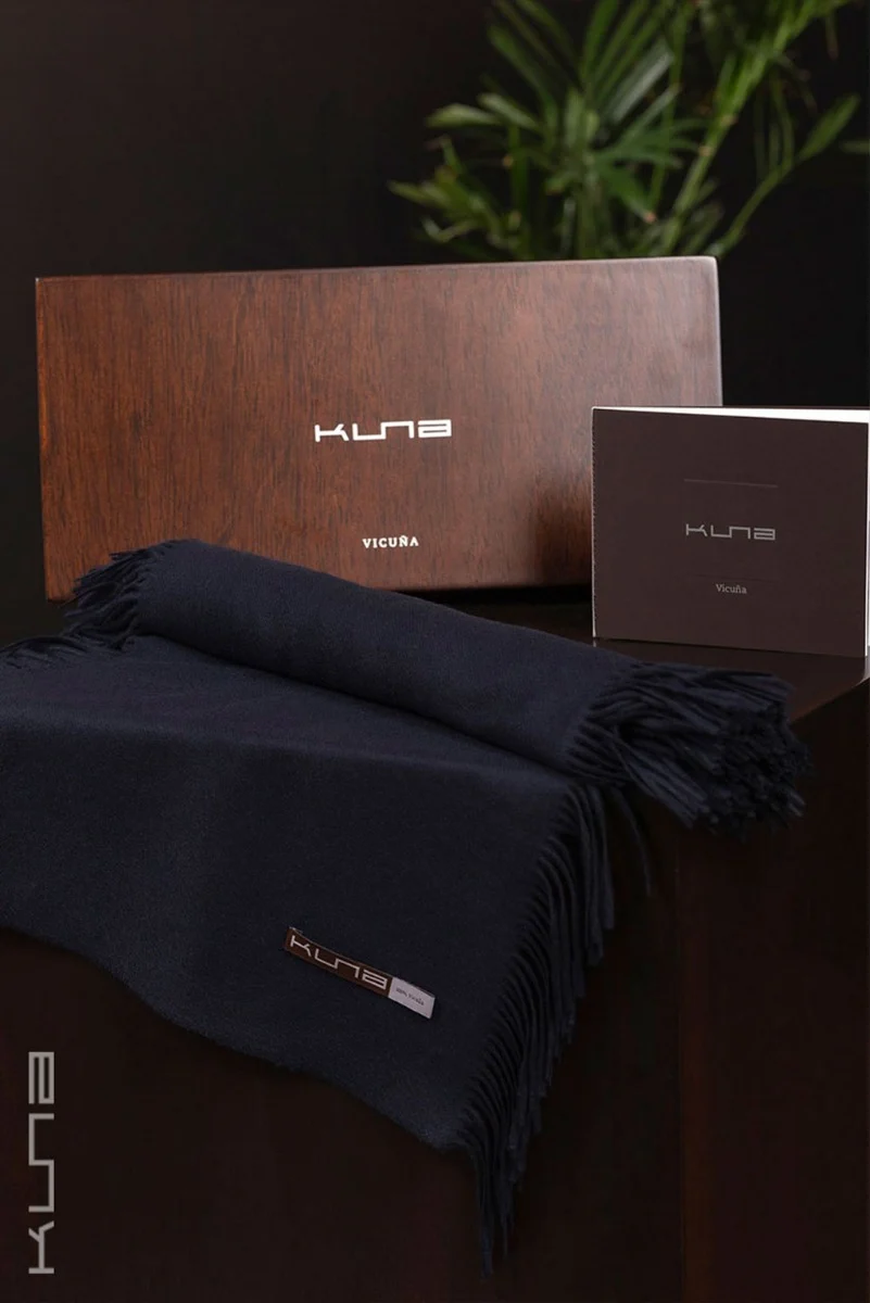 100% Vicuña Scarf - Horizontal Fringes - Image 5