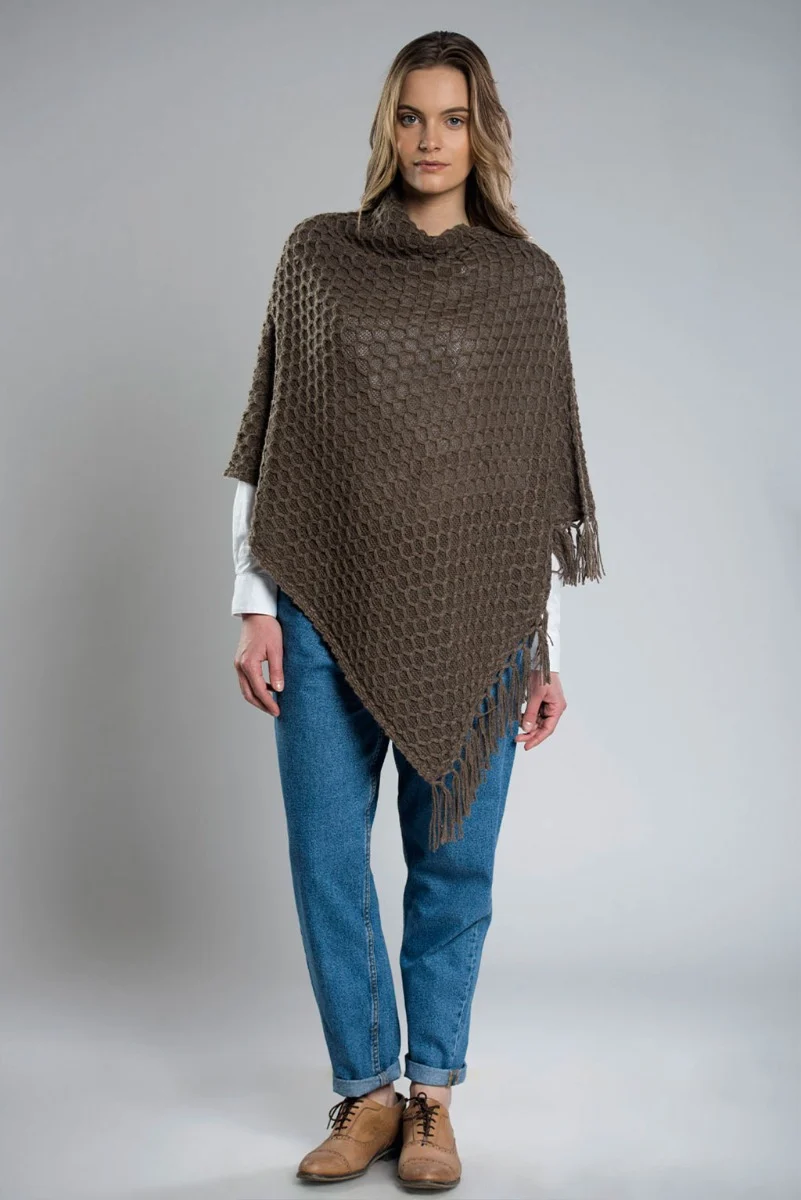 Ananda 100% Baby Llama Poncho - Image 3