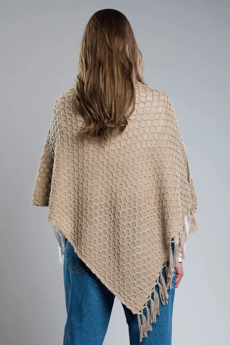 Ananda 100% Baby Llama Poncho - Image 7