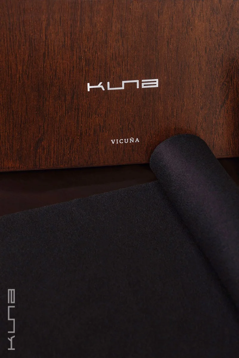 Basel 100% Vicuña Scarf - Image 11