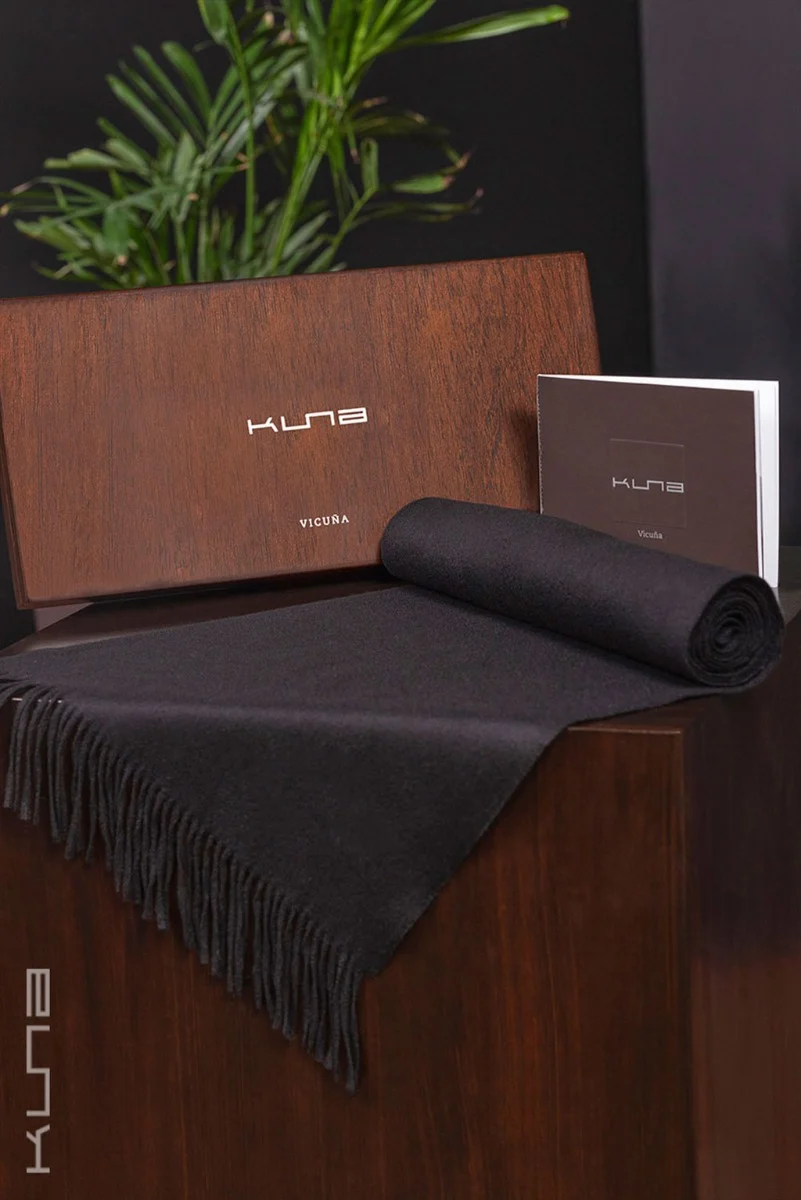 Basel 100% Vicuña Scarf - Image 8