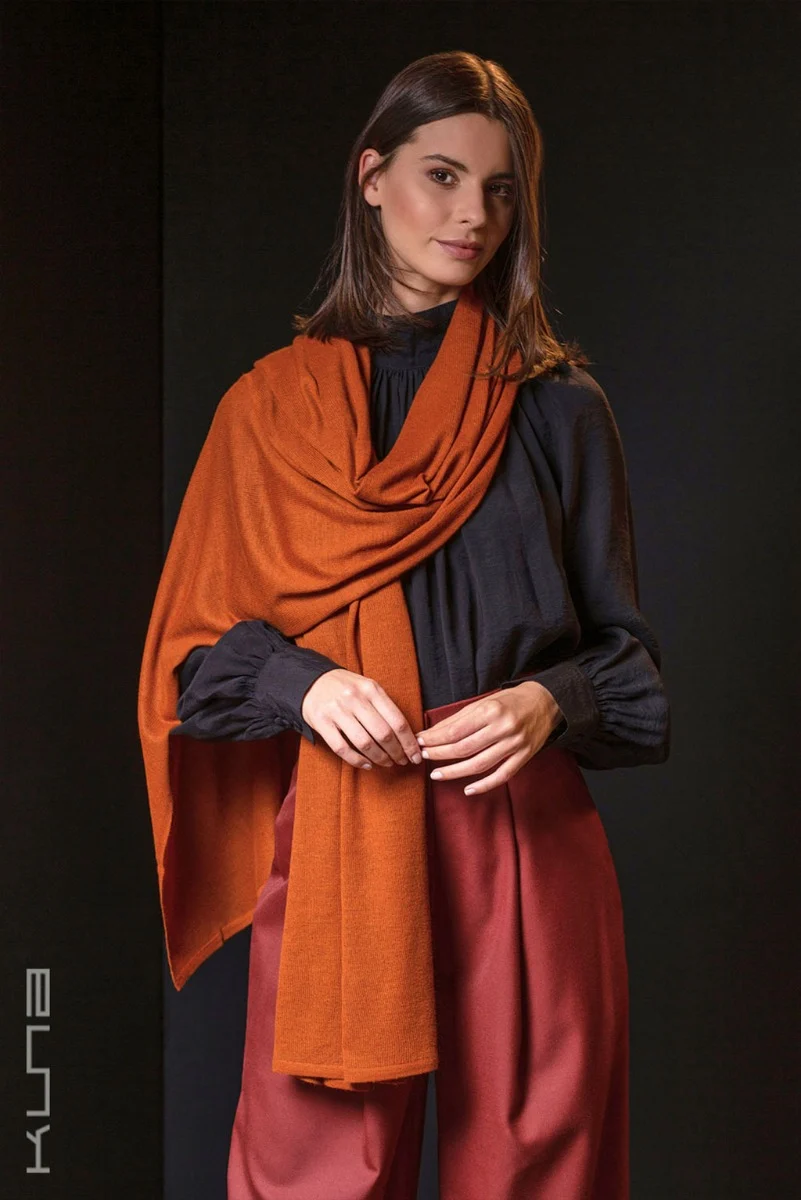 Bouveret 100% Vicuña Knit Shawl - Image 11