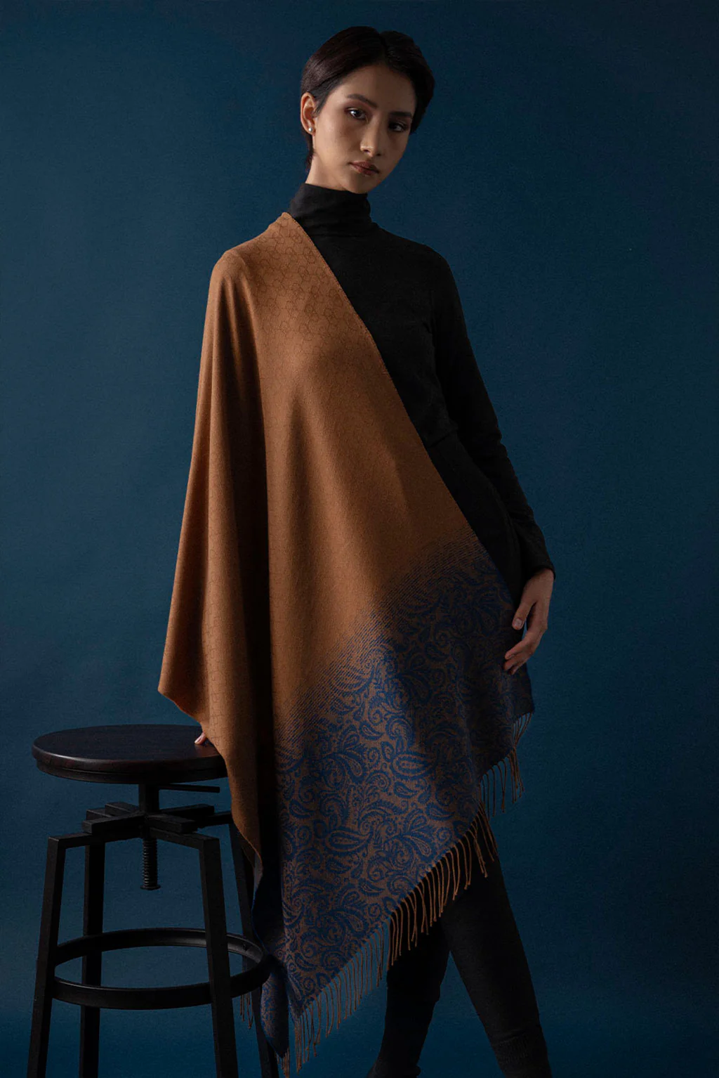 Davos 100% Vicuña Shawl - Image 5