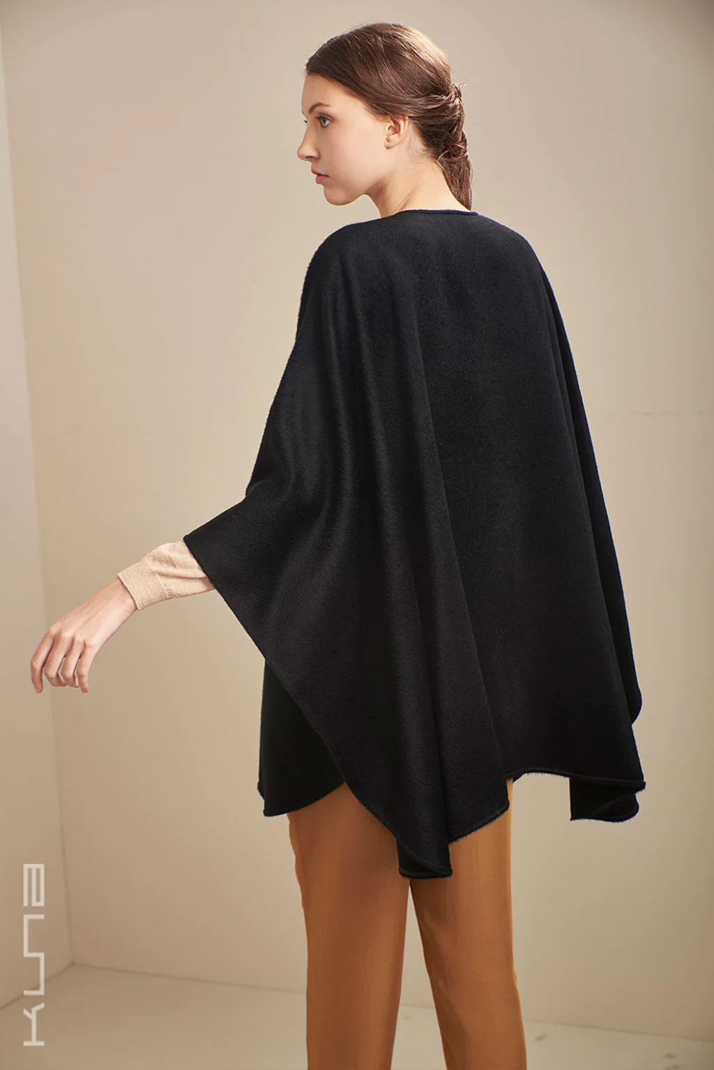 Gil Royal Suri Alpaca Cape - Image 11
