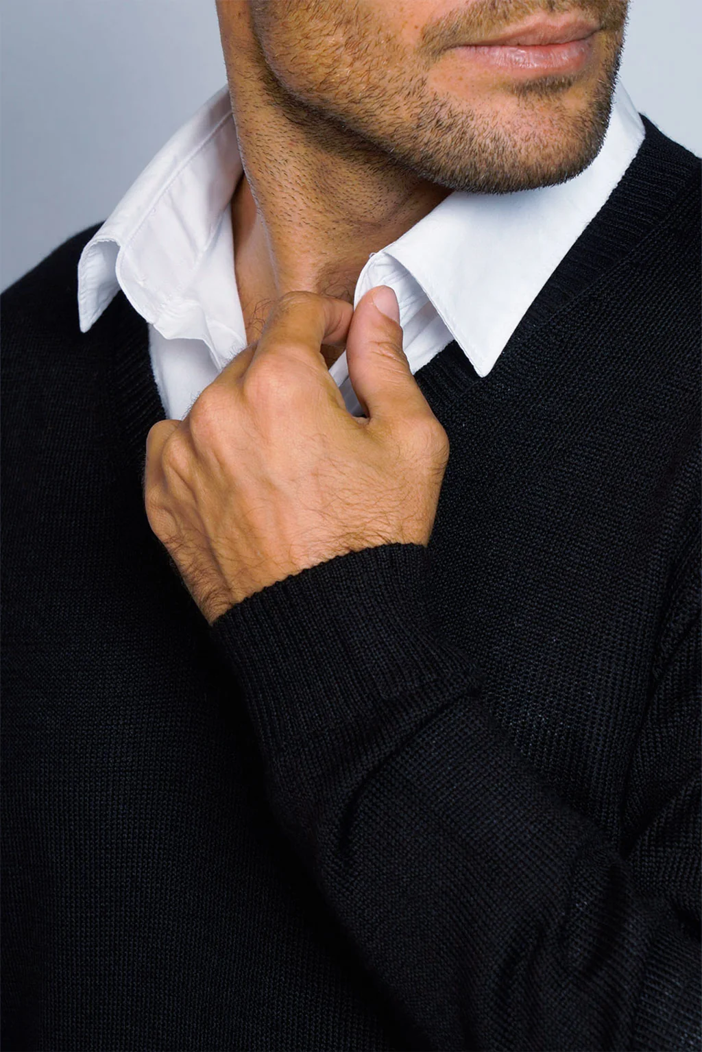 Men's V-Neck Royal Alpaca Sweater - Image 5