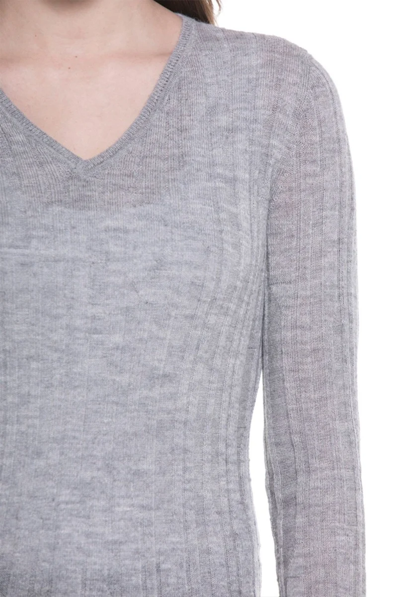 Quella V-neck Llama Sweater - Image 5