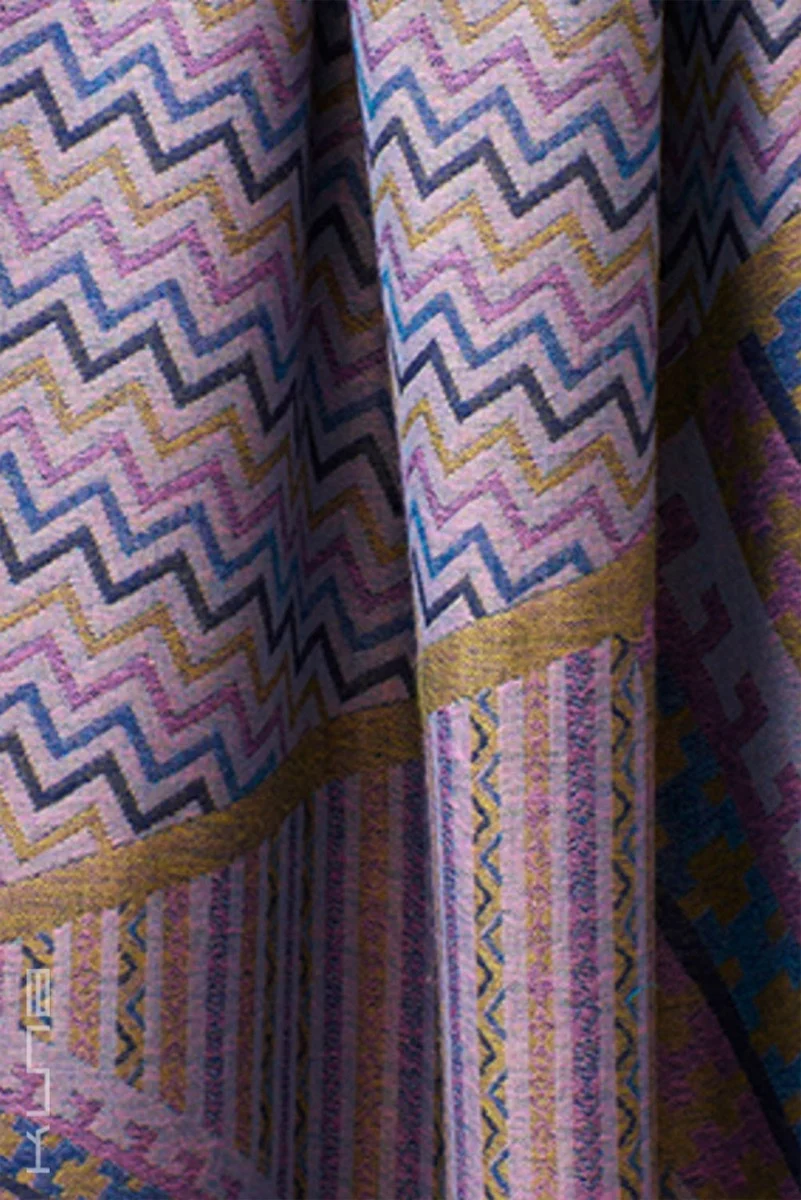 Templo Baby Alpaca and Silk Shawl - Image 8